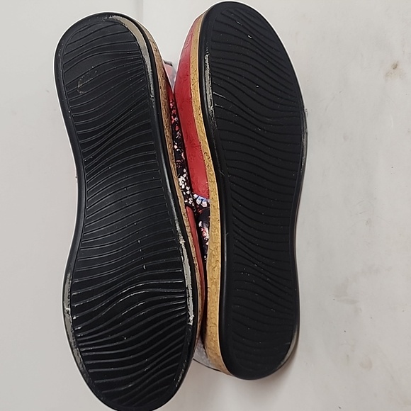 Faux Leather Floral Red Bohemian Hippie Side Zip 4 Strap Gardencore Boots Size9 - Picture 8 of 12